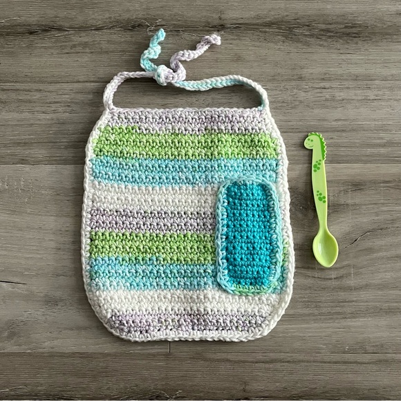 New Crochet Cotton Bibs with Pockets/Plastic Spoons & Flannel Backing (Set of 3) - Picture 12 of 14